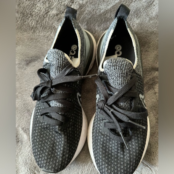 Nike React Infinity Run Flyknit Sneakers - Grey/ Black - Picture 3 of 5